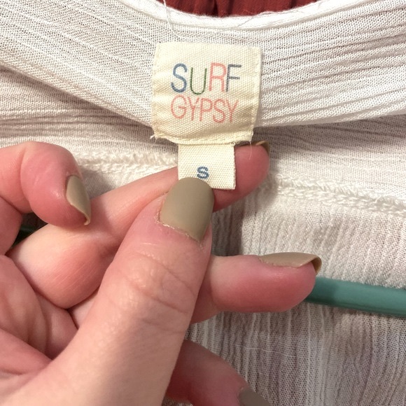 Surf Gypsy Flutter Sleeve Crop Top - Picture 4 of 5